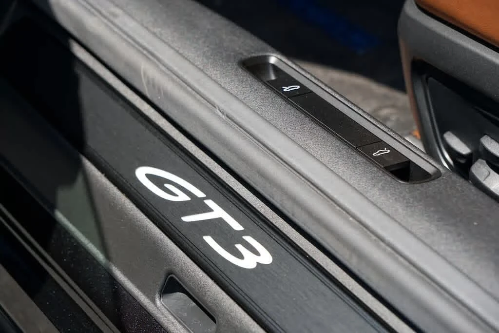 2025 Porsche 992 GT3 Touring - Image 24 of 31