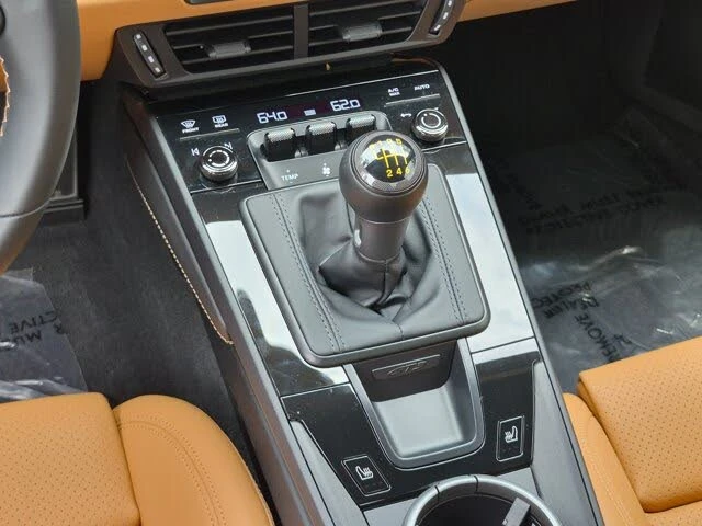 2025 Porsche 992 GT3 Touring - Image 18 of 31