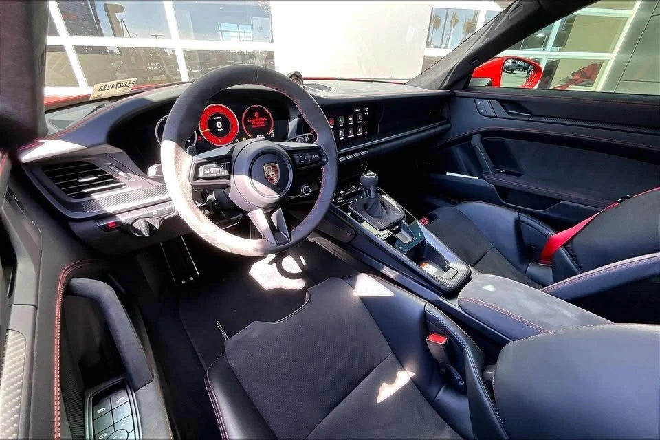 2025 Porsche 992 GT3 - Image 11 of 18