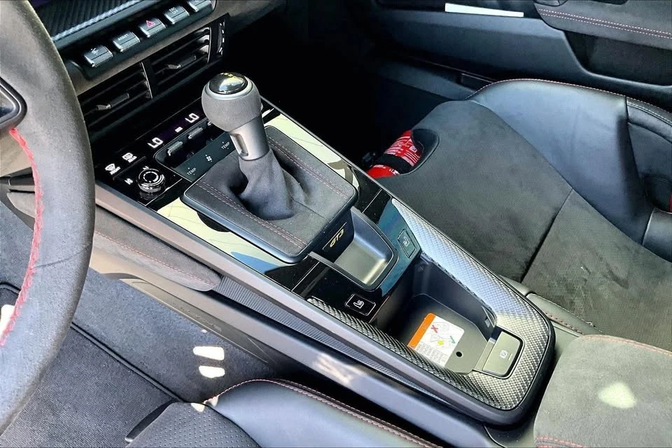 2025 Porsche 992 GT3 - Image 12 of 18