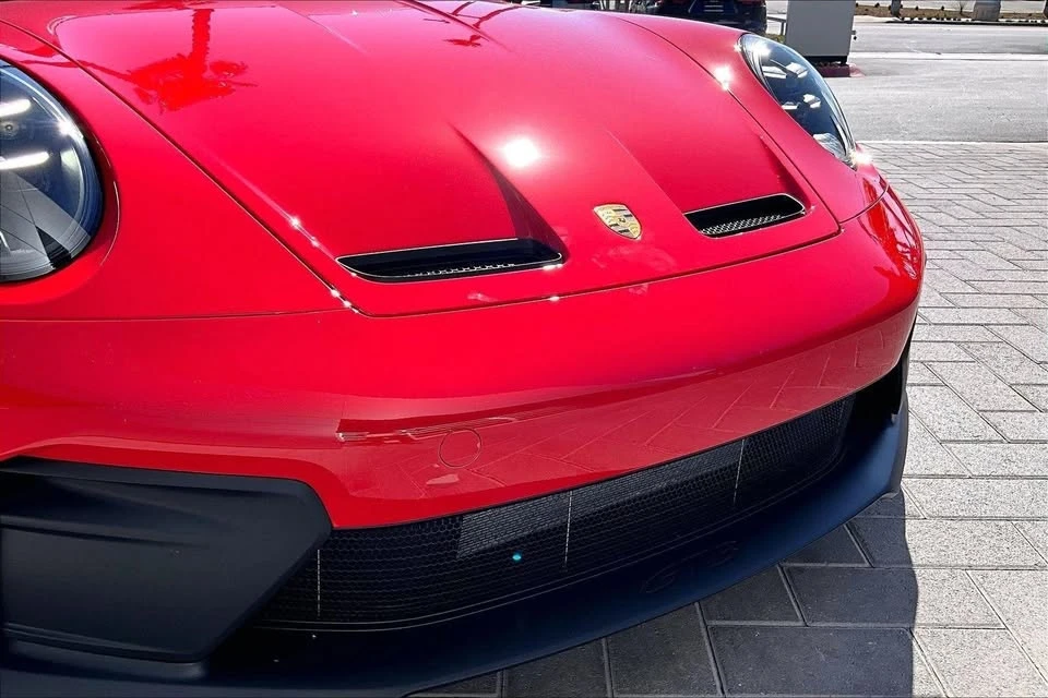 2025 Porsche 992 GT3 - Image 17 of 18
