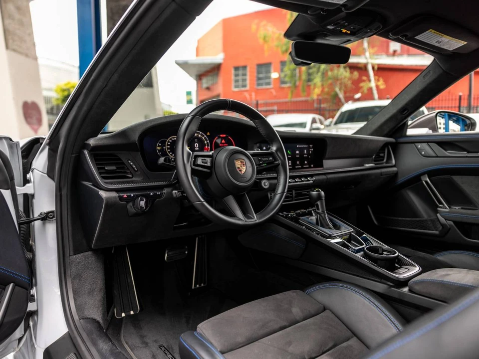 2025 Porsche 992 GT3 - Image 4 of 5