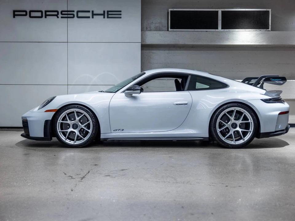 2025 Porsche 992 GT3 - Image 2 of 5