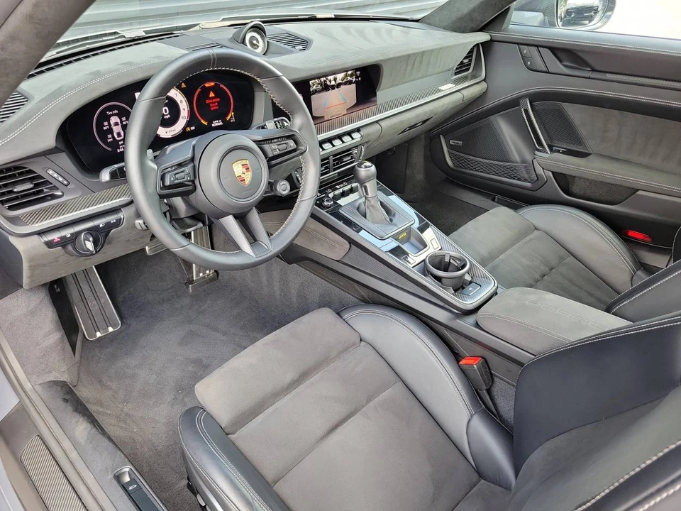 2025 Porsche 992 GT3 - Image 4 of 5
