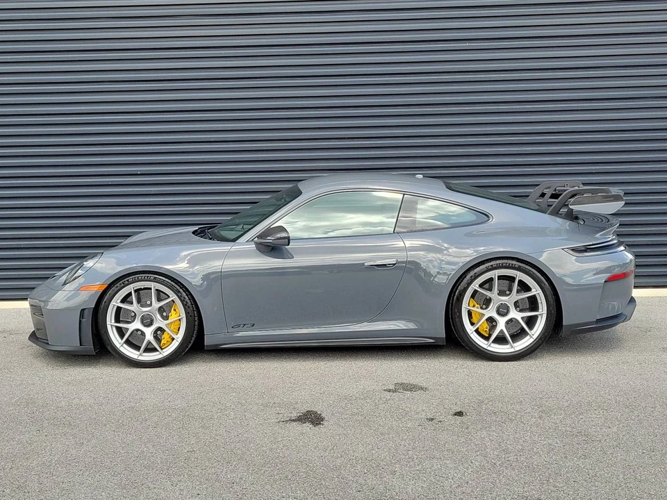 2025 Porsche 992 GT3 - Image 2 of 5
