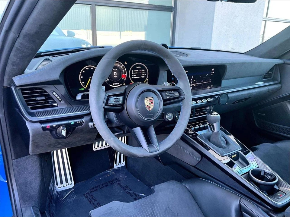 2025 Porsche 992 GT3 - Image 4 of 5