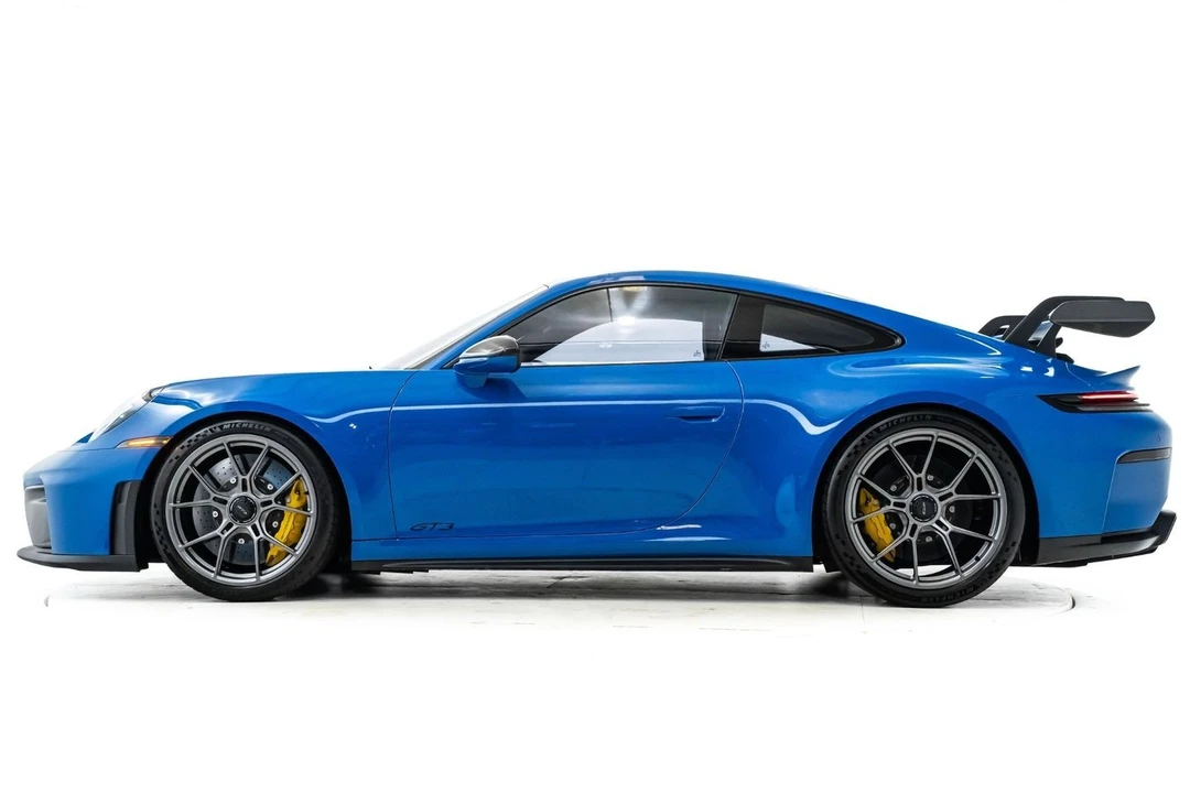 2025 Porsche 992 GT3 - Image 12 of 31