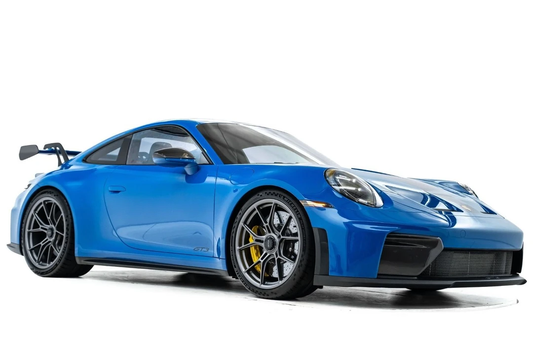 2025 Porsche 992 GT3 - Image 9 of 31