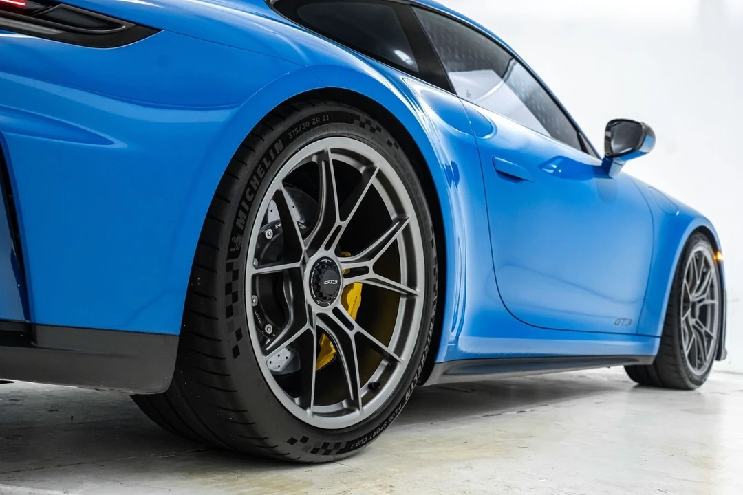 2025 Porsche 992 GT3 - Image 18 of 31