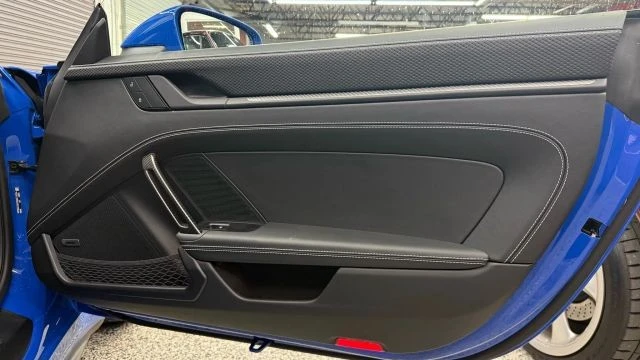 2025 Porsche 992 GT3 - Image 18 of 21