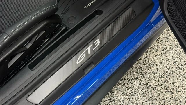 2025 Porsche 992 GT3 - Image 17 of 21