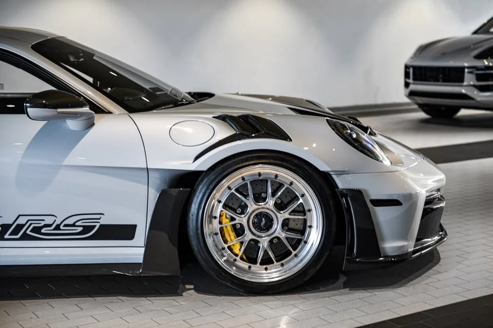 2025 Porsche 992 GT3 RS - Image 15 of 18