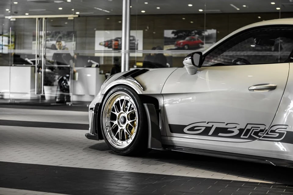 2025 Porsche 992 GT3 RS - Image 10 of 18