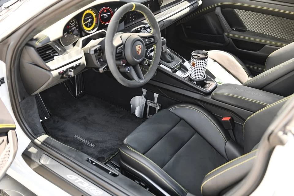 2025 Porsche 992 GT3 RS - Image 3 of 18