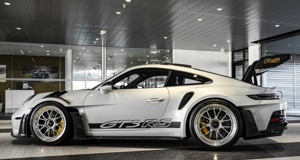 2025 Porsche 992 GT3 RS - Image 9 of 18