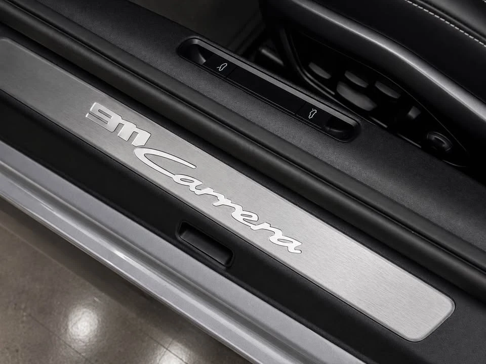 2025 Porsche 992 Carrera - Image 13 of 19