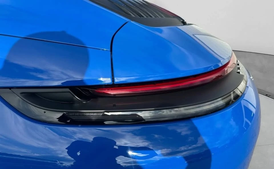 2025 Porsche 992 Carrera - Image 9 of 17