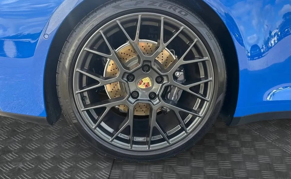 2025 Porsche 992 Carrera - Image 10 of 17