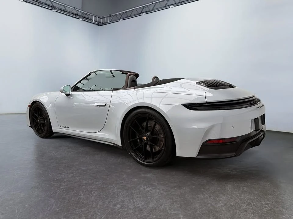 2025 Porsche 992 Carrera - Image 3 of 10
