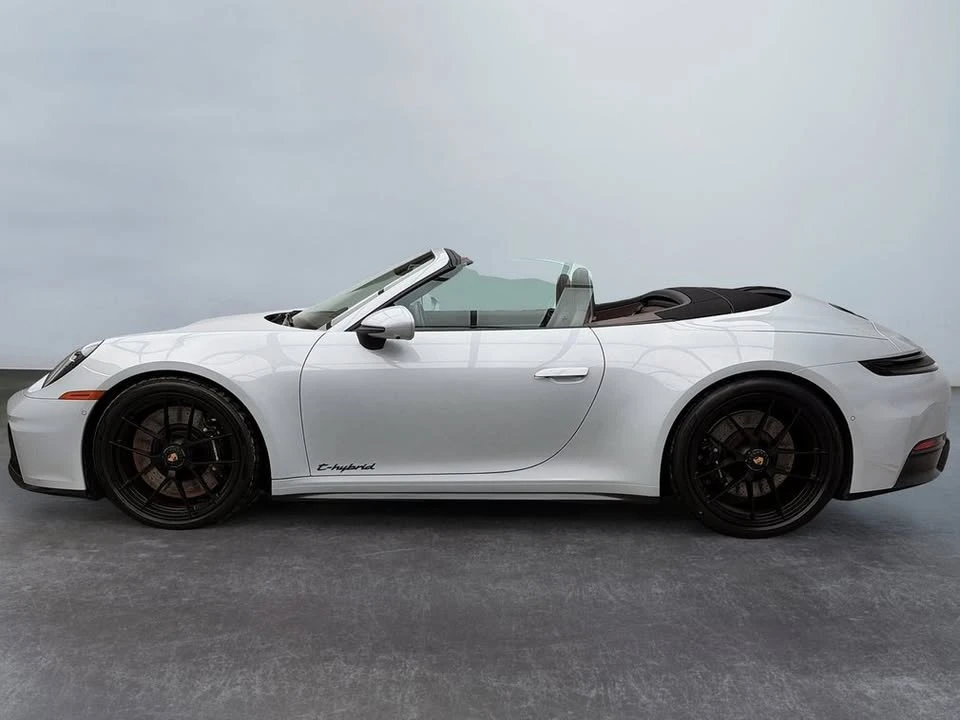 2025 Porsche 992 Carrera - Image 2 of 10