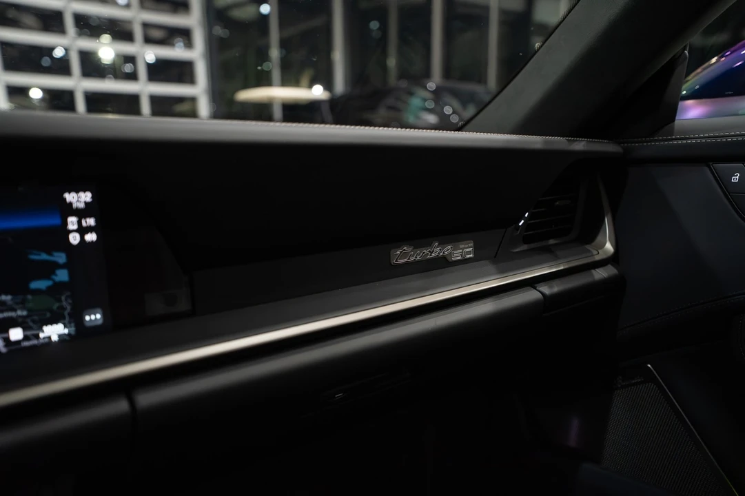 2025 Porsche 992 Carrera - Image 22 of 31