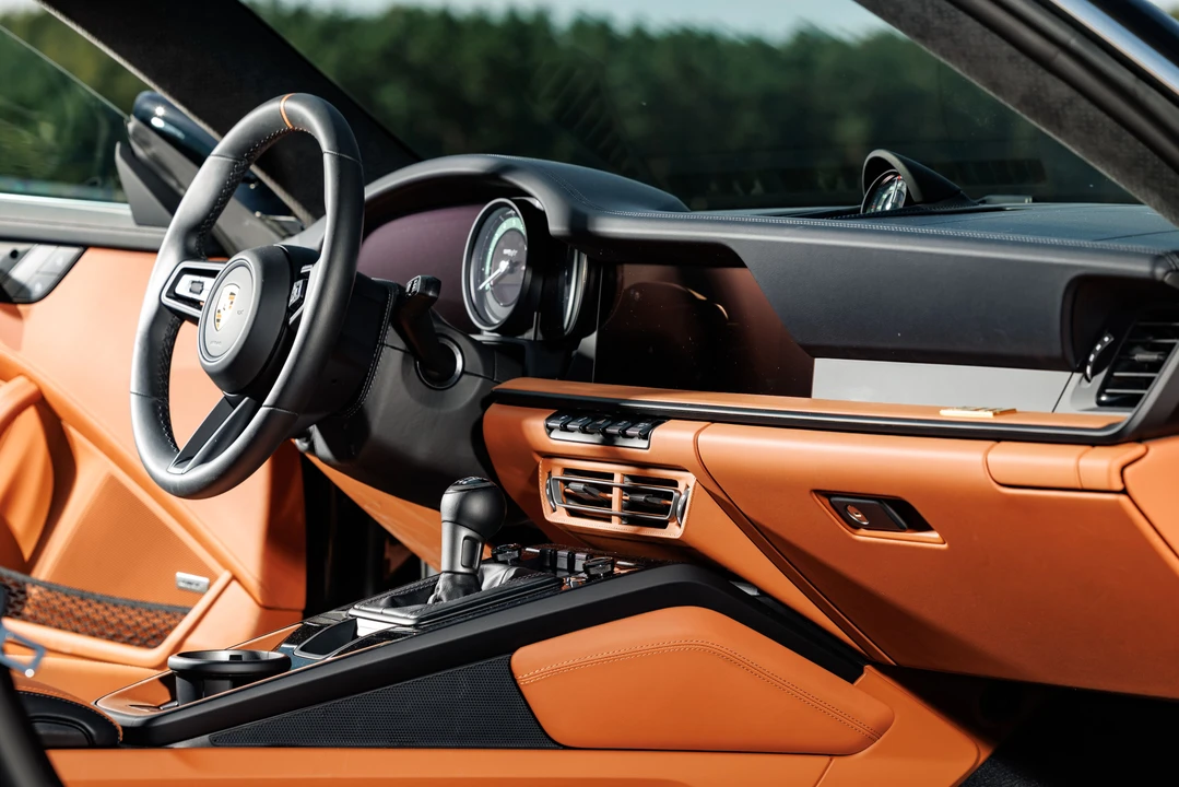 2025 Porsche 992 S/T - Image 13 of 31