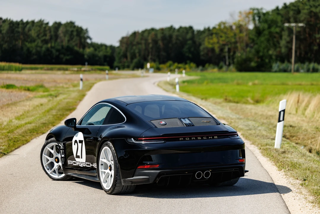 2025 Porsche 992 S/T - Image 26 of 31