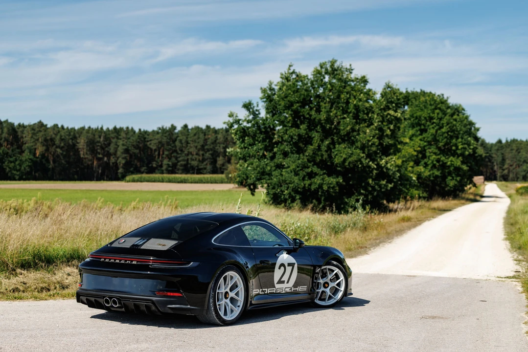2025 Porsche 992 S/T - Image 24 of 31