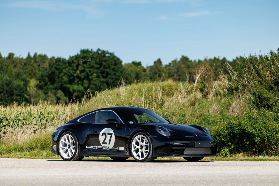 2025 Porsche 992 S/T - Image 29 of 31
