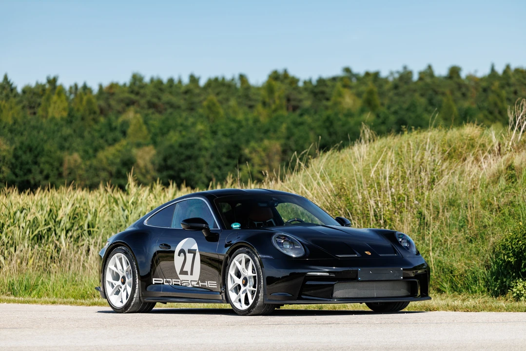 2025 Porsche 992 S/T - Image 28 of 31