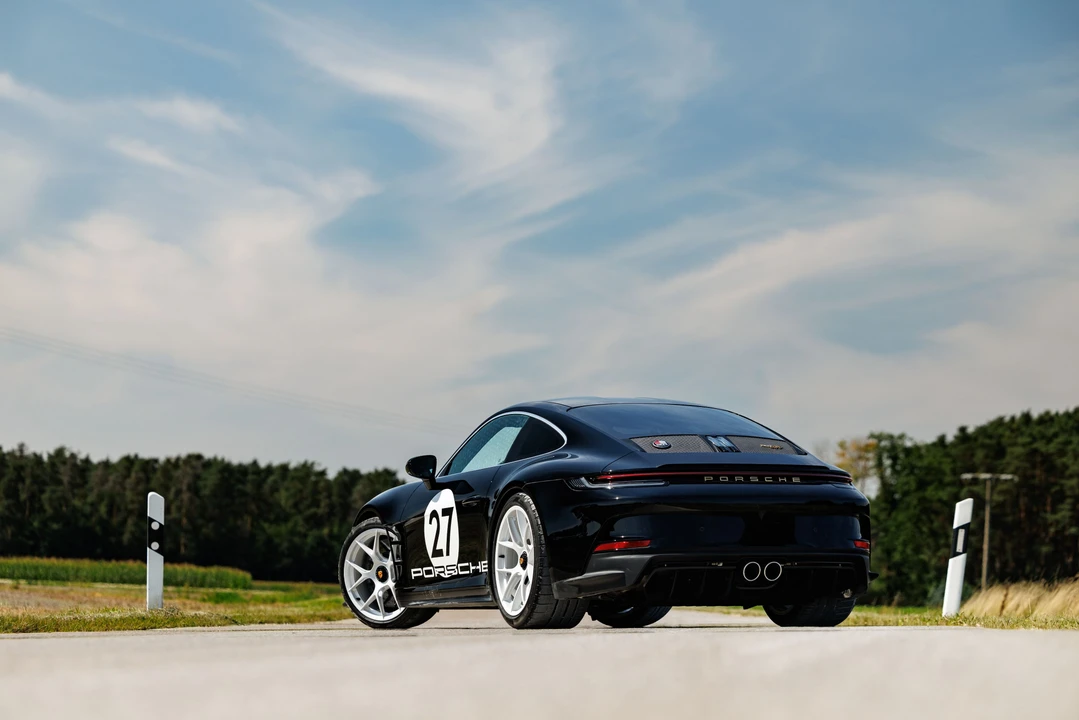2025 Porsche 992 S/T - Image 25 of 31