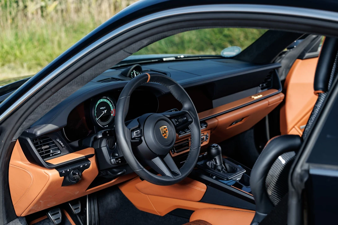 2025 Porsche 992 S/T - Image 7 of 31