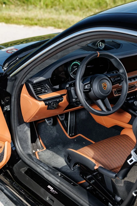 2025 Porsche 992 S/T - Image 8 of 31