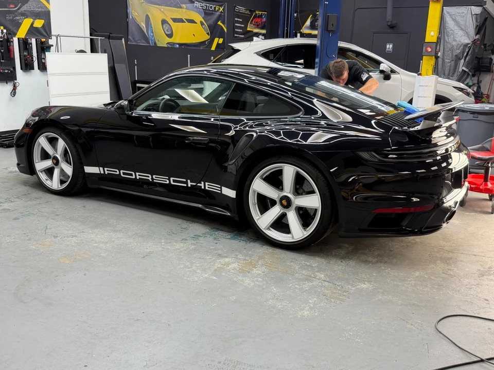 2025 Porsche 992 Turbo - Image 5 of 6