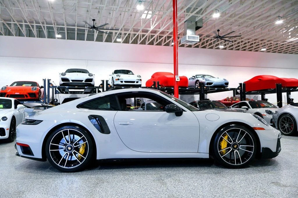2025 Porsche - Image 11 of 12
