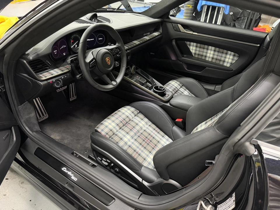 2025 Porsche 992 Turbo - Image 4 of 6