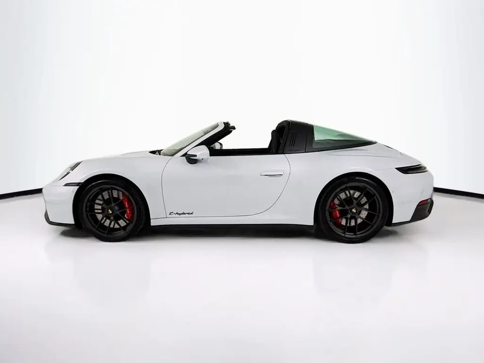 2025 Porsche 992 Targa 4 GTS - Image 16 of 31