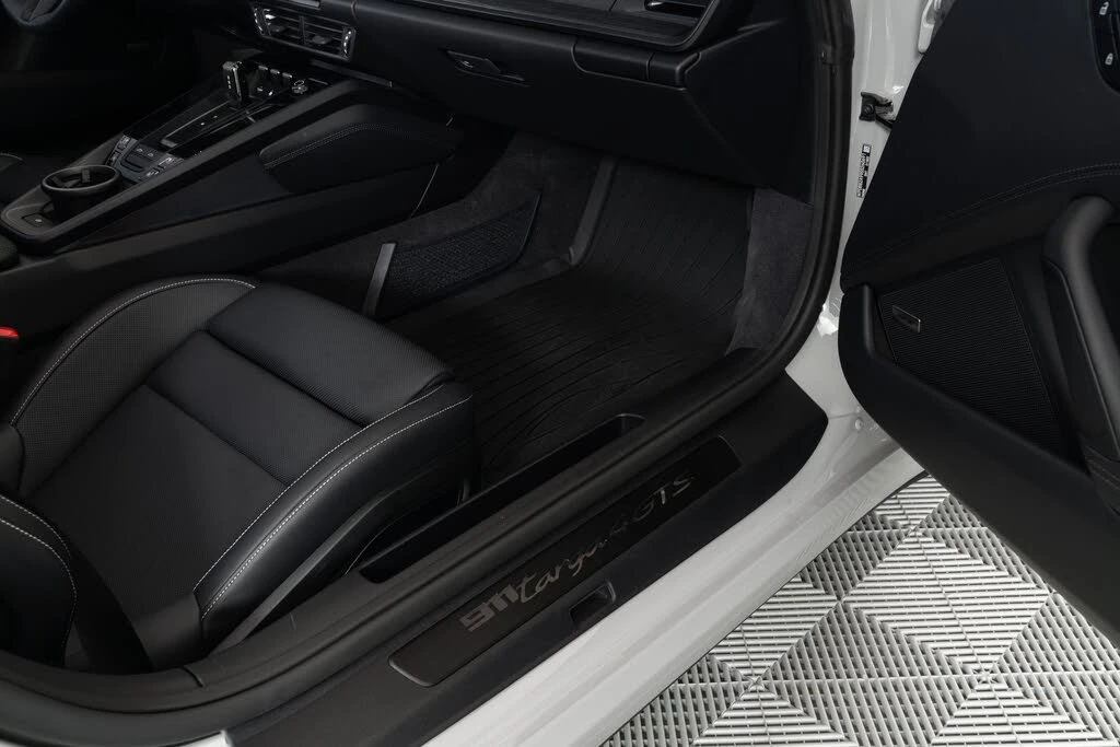 2025 Porsche 992 Targa 4 GTS - Image 27 of 31