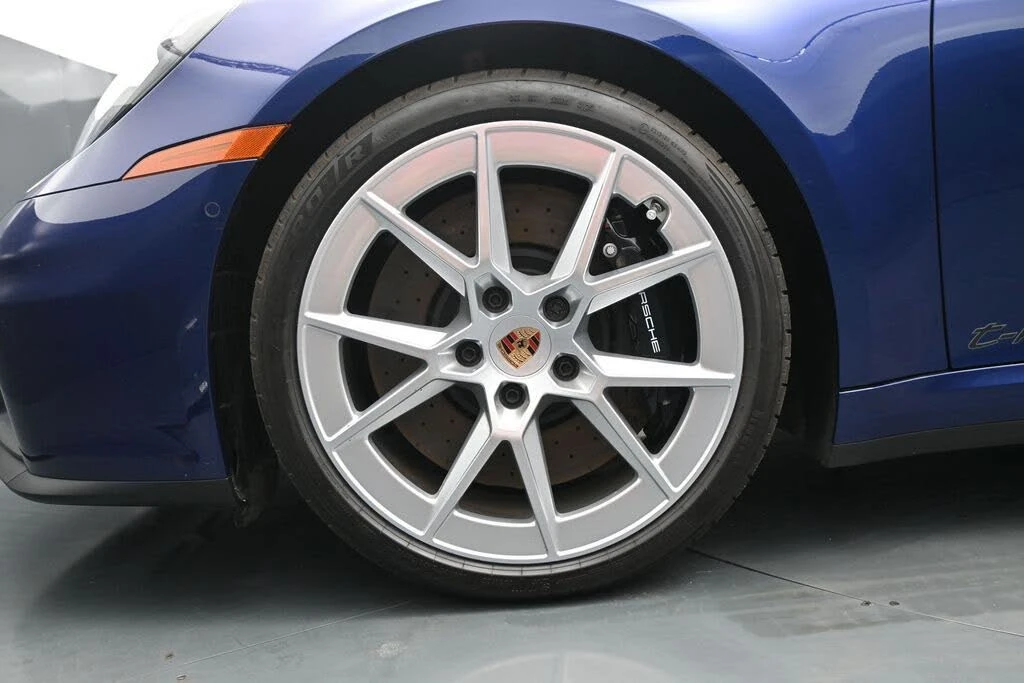 2025 Porsche 992 Targa 4 GTS - Image 9 of 31