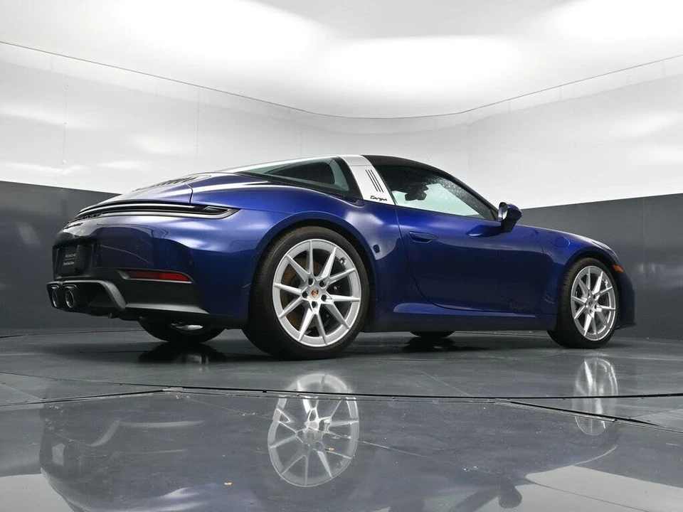 2025 Porsche 992 Targa 4 GTS - Image 27 of 31