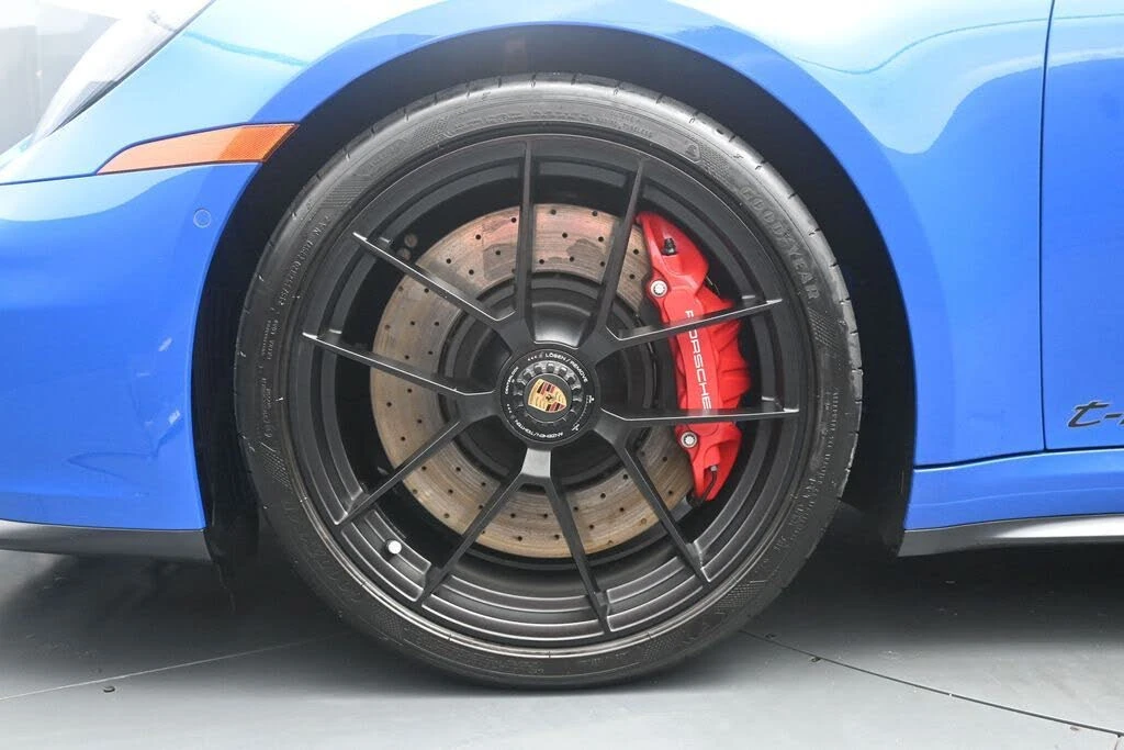 2025 Porsche 992 Targa 4 GTS - Image 9 of 31