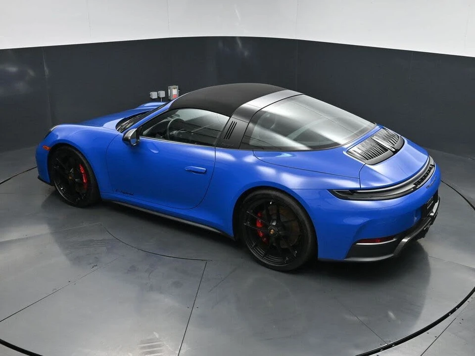 2025 Porsche 992 Targa 4 GTS - Image 18 of 31