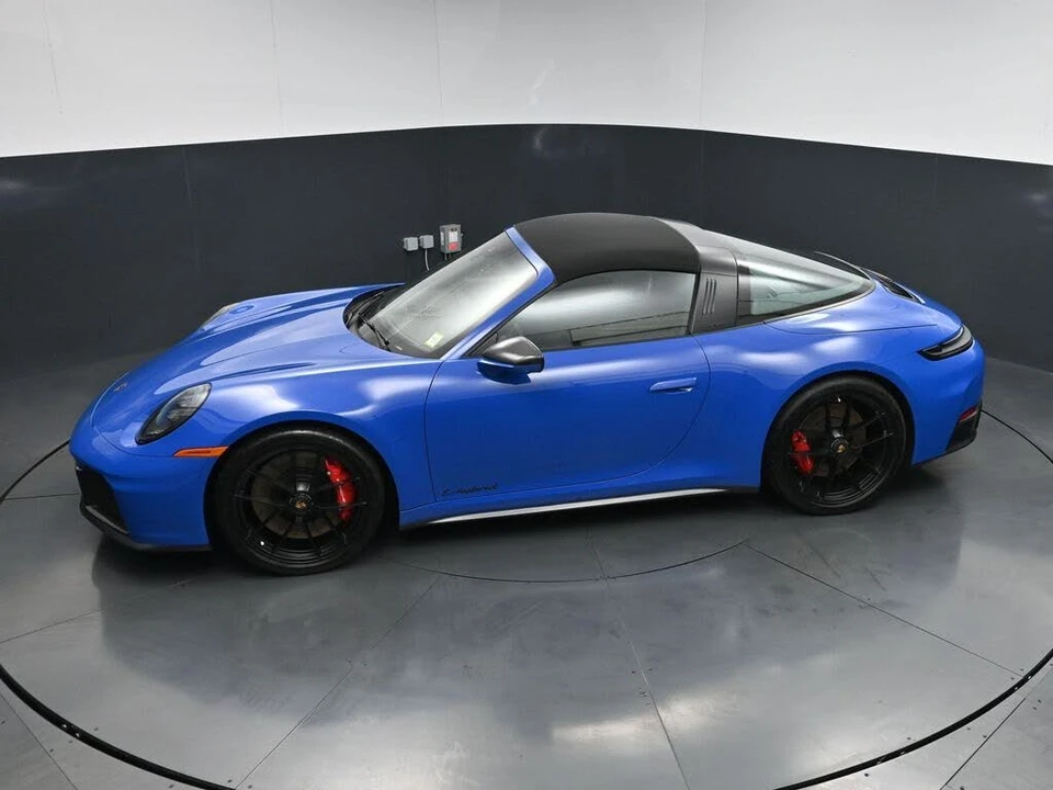 2025 Porsche 992 Targa 4 GTS - Image 17 of 31