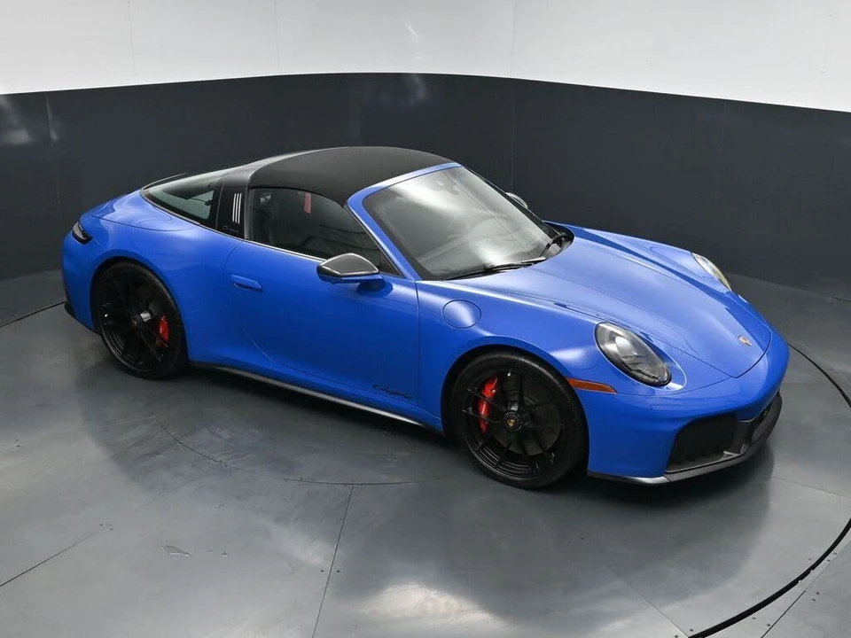 2025 Porsche 992 Targa 4 GTS - Image 22 of 31