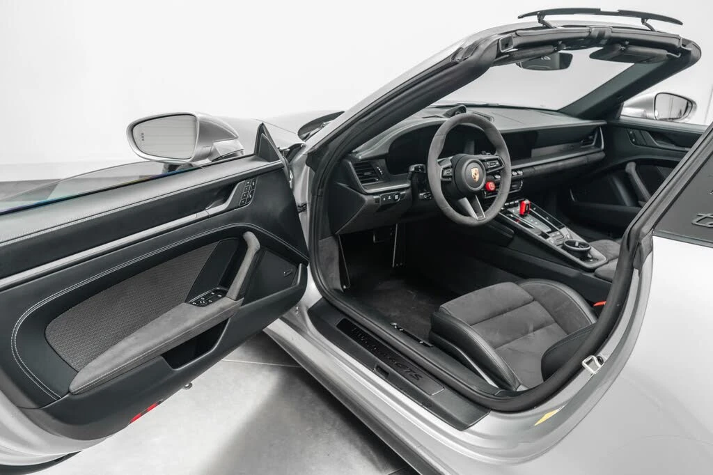2025 Porsche 992 Targa 4 GTS - Image 23 of 31