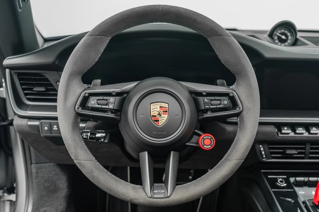 2025 Porsche 992 Targa 4 GTS - Image 15 of 31