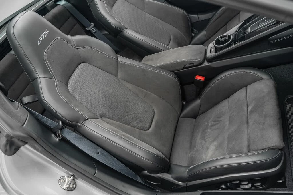 2025 Porsche 992 Targa 4 GTS - Image 25 of 31
