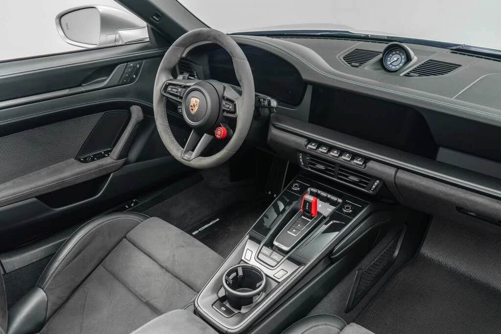 2025 Porsche 992 Targa 4 GTS - Image 27 of 31