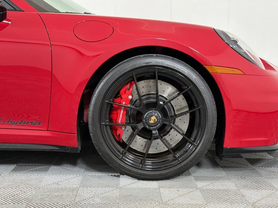 2025 Porsche 992 Targa 4 GTS - Image 13 of 29