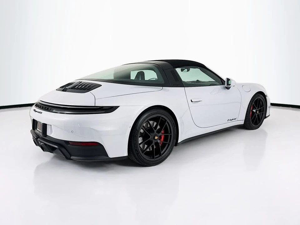 2025 Porsche 992 Targa 4 GTS - Image 9 of 31
